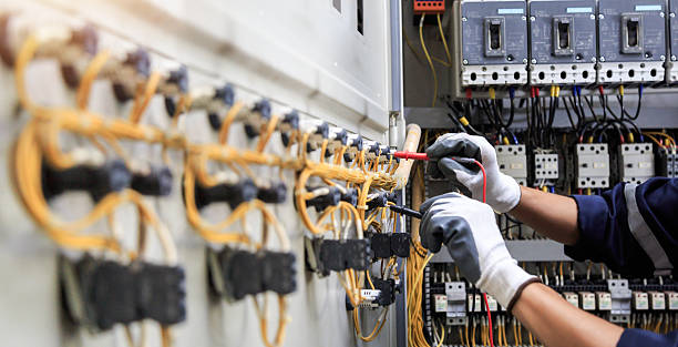 Professional Electrician technician working in Vernon, TX
